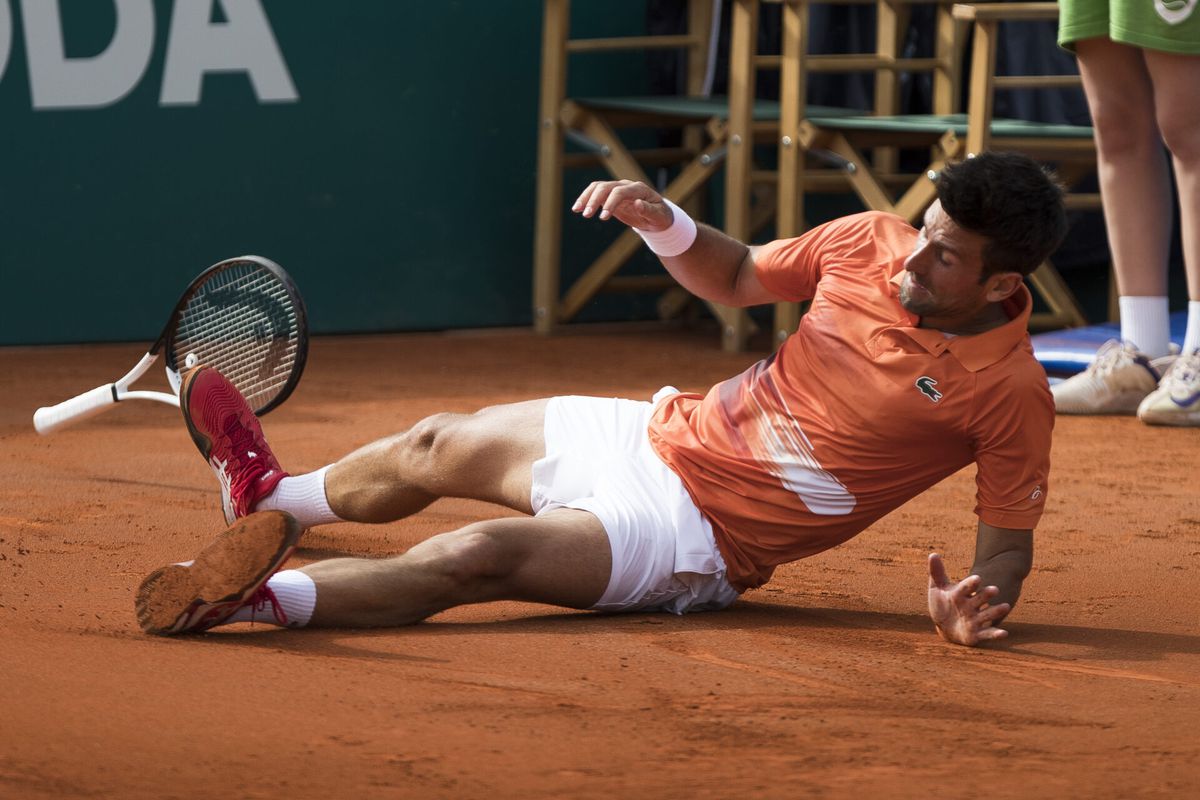 🎥​ | Dat doet pijn! Novak Djokovic verliest finale in geboortestad van Andrey Rublev