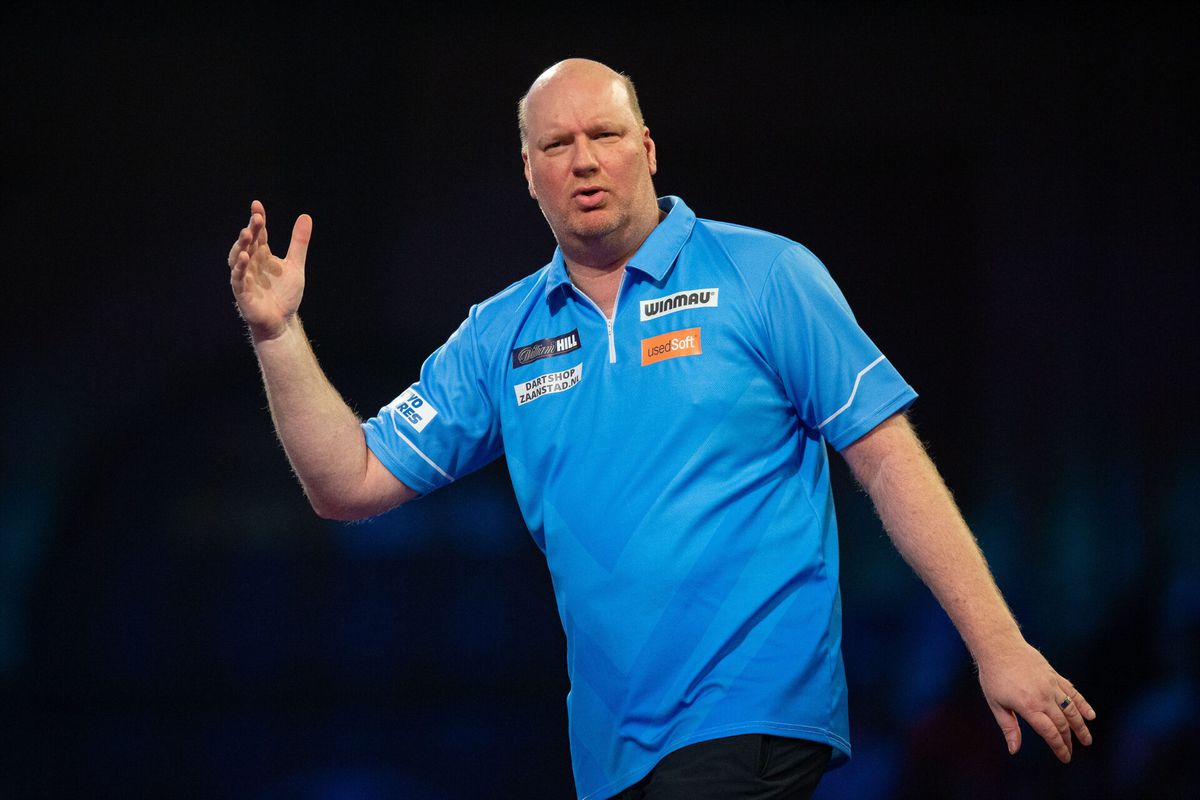 Vincent van der Voort strijdend ten onder in absolute WK-kraker: Luke Humphries wint