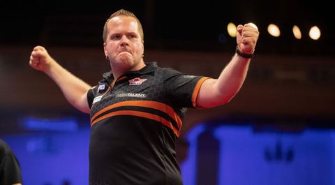 TV-gids: zo bekijk je de clash tussen Danny Noppert en Dirk van Duijvenbode bij World Matchplay