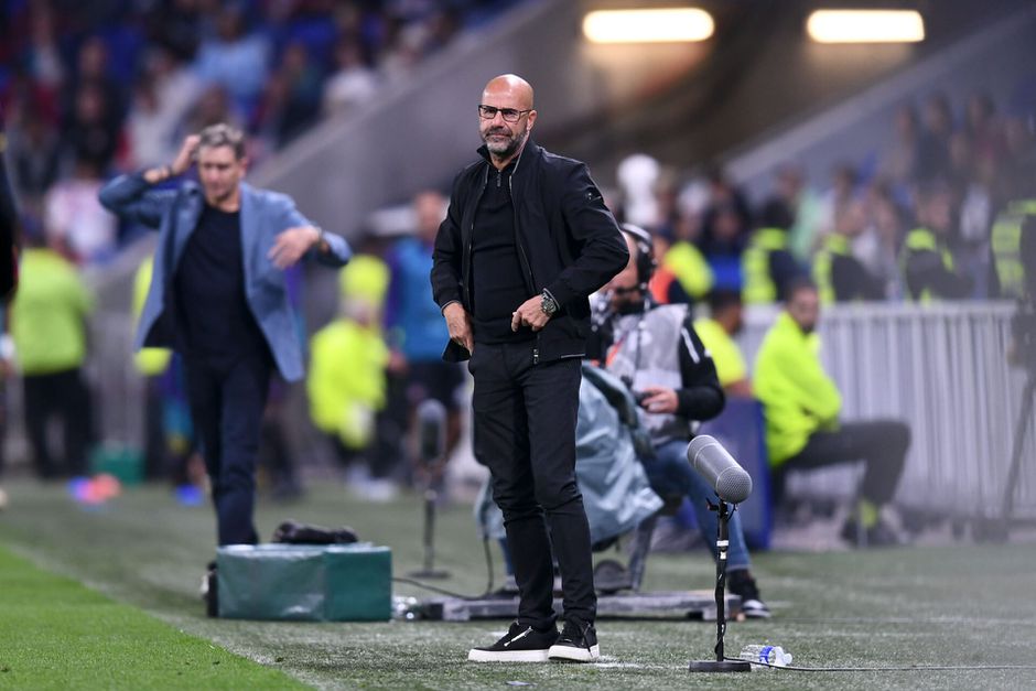 📸 | Geruchtenmolen draait op volle toeren: Peter Bosz gespot in hartje Eindhoven