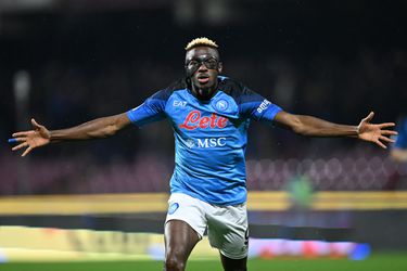 🎥 | Napoli herstelt zich van bekerafgang en blijft op titelkoers in Serie A