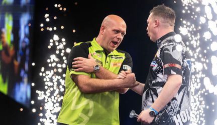 Michael van Gerwen neemt geen risico en skipt uit voorzorg halve finale Premier League