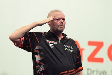 Raymond van Barneveld heeft top 32 van de wereld in het vizier na goede week