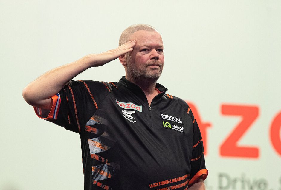 Raymond van Barneveld heeft top 32 van de wereld in het vizier na goede week