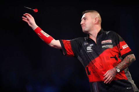 Nathan Aspinall blijft tobben met pols en vreest lange afwezigheid: 'Ernstiger dan mensen denken'