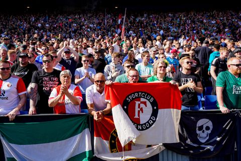 Cabaretier Peter Pannekoek vervroegt zijn show vanwege Conference League-finale Feyenoord