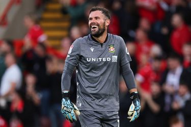 Ben Foster stopt na uitstapje naar beroemde club Wrexham weer met keepen