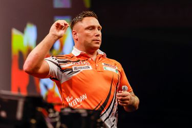 Nathan Aspinall wint in Ahoy, Gerwyn Price nu koploper Premier League Darts