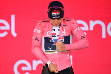 Lockdown-taferelen in Giro na opgave Remco Evenepoel: mondkapjesplicht per direct terug