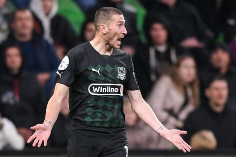 Evgeniy Levchenko is tegen Ajax-transfer: 'Ajax sponsort met transfer indirect de oorlog'