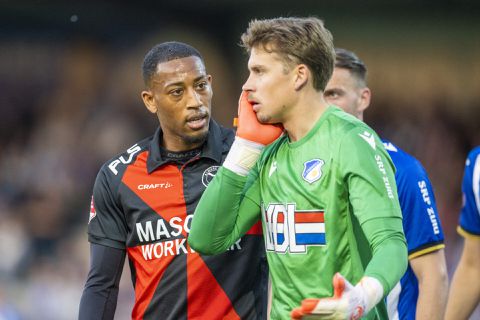 Nigel Bertrams ziet seizoen in domper eindigen: kaakoperatie na botsing met Rajiv van La Parra