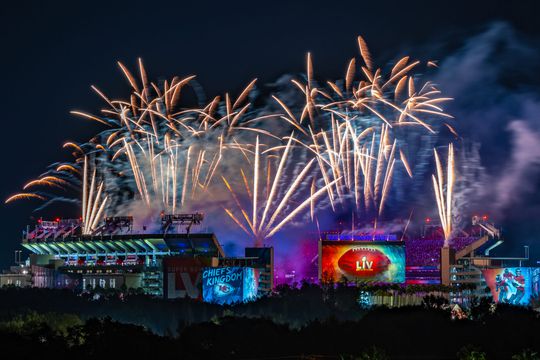 Rust in voetbal mogelijk verlengd van 15 naar 25 minuten: 'Shows à la Super Bowl'
