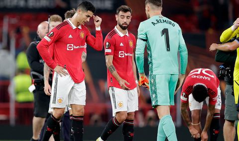 Overzicht Europa League: Ten Hag verliest door penalty, goalfestijn in Hongarije