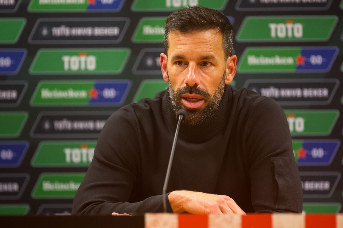 Ruud van Nistelrooij snapt er niets van: ‘Het is ongekend dat we hier niet winnen’