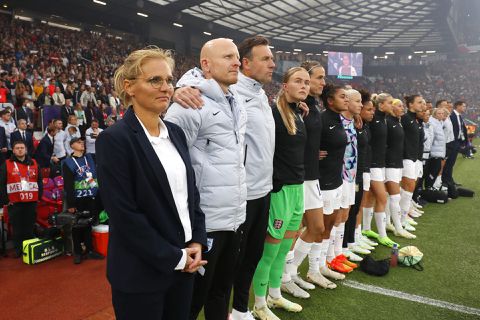 Engeland is dol op alsmaar winnende bondscoach Sarina Wiegman: 'Dappere ploeg'