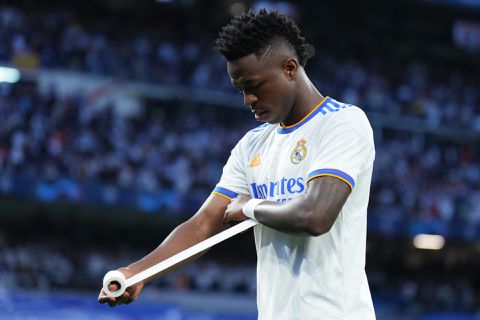 🎥​ | Wat een start van de 2e helft! Real Madrid krijgt de bal bij Vinícius Júnior en die doet dan dit