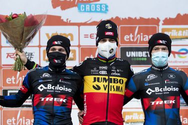 Wout van Aert verpulvert concurrentie bij Ethias Cross in Essen