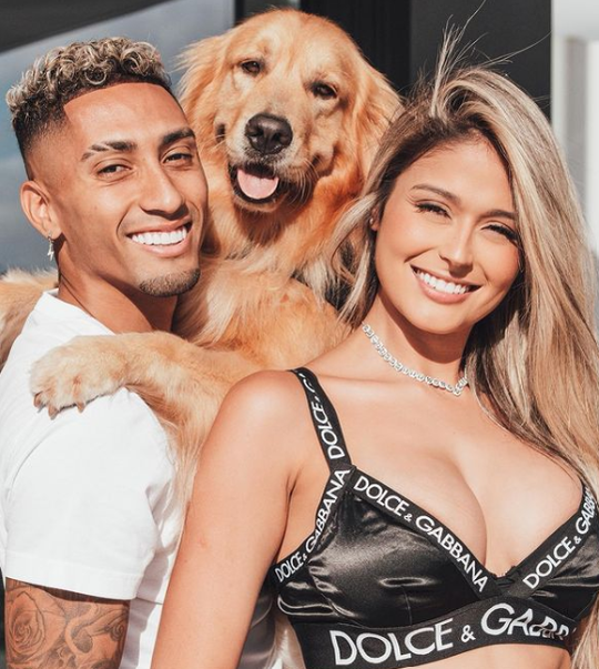 Raphinha en zwangere verloofde zaten vast in vliegtuig: 'Een gebrek aan respect'