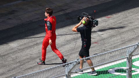 Charles Leclerc grote verliezer in Barcelona, maar: ‘Ik denk dat we iets gevonden hebben’
