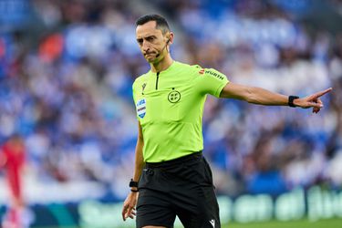 Deze Spaanse scheidsrechter moet Feyenoord tegen Roma in De Kuip in goede banen leiden