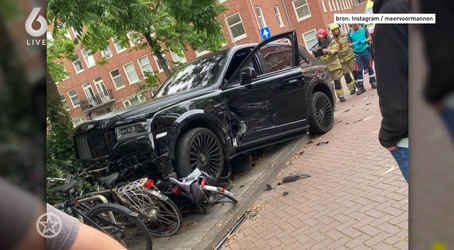 🎥 | Total loss! Vrienden van Hakim Ziyech rijden peperdure Rolls Royce in de prak