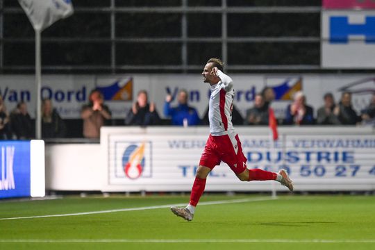 🎥 | Wat een KNAL: Kozakken Boys komt op gelijke hoogte met Vitesse door fantastische vrije trap