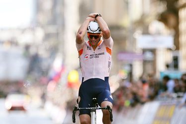 Ook bondscoach houdt het niet droog na wereldkampioenschap Van der Poel: 'Wat een fenomeen'