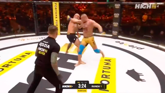 🎥 | Spinning backfist van Zalecki mislukt: MMA-vechter blesseert zichzelf