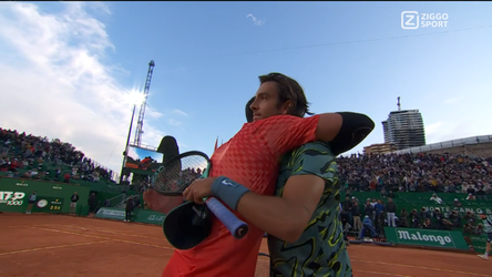 🎥 | Lorenzo Musetti maakt mooiste moment in loopbaan mee en verslaat Novak Djokovic