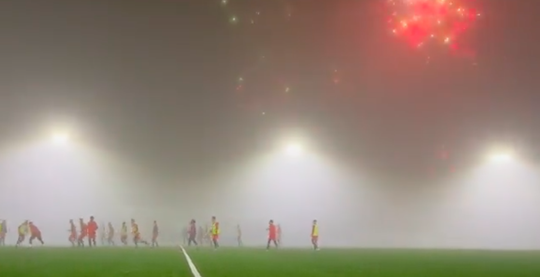 🎥 | Vuurwerkshow bij laatste training Excelsior Maassluis voor wedstrijd tegen Ajax