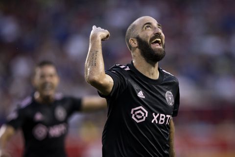 Gonzalo Higuaín, El Pipita met het neusje voor de goal, gaat met pensioen