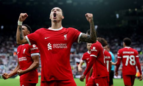 Sensatie! Liverpool wint ondanks rode kaart Van Dijk van Newcastle United dankzij Darwin Nunez