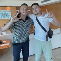 🎥 | Spaanse rapper Morad onthult toekomst Mbappé op festival: 'Gaat hij binnenkort heen'