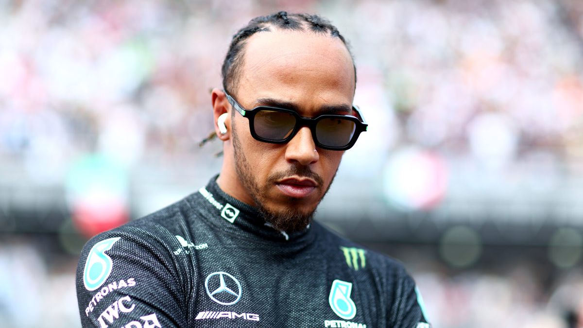 Hamilton reageert op uitspraken Alonso: 'Ik moet er een beetje om lachen'