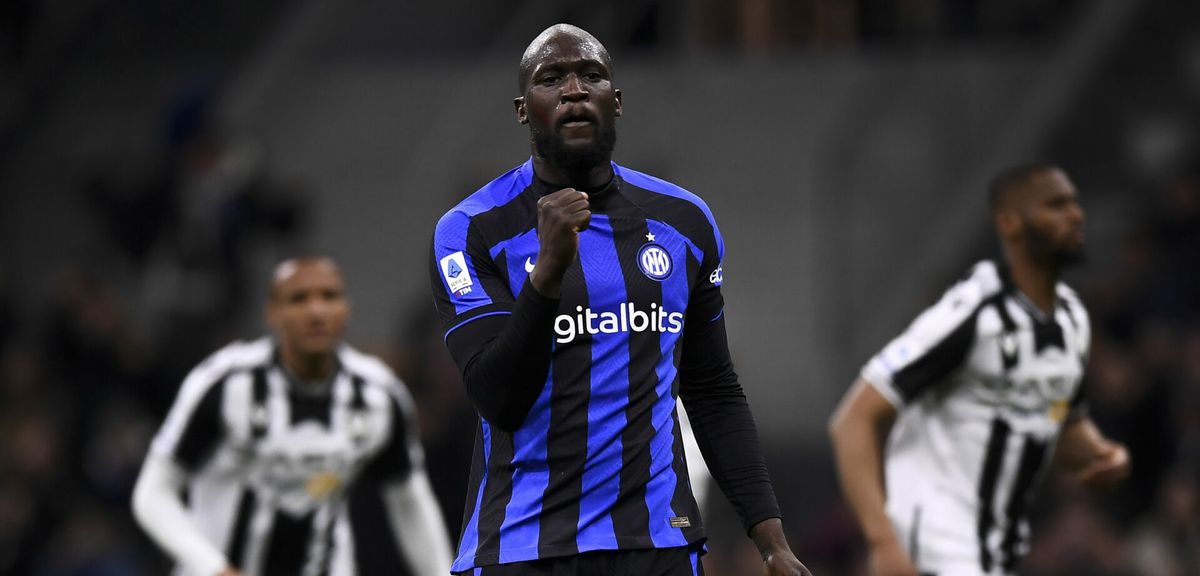 Aan materiaal ligt het niet: spits scoort aan lopende band met oude schoenen Romelu Lukaku