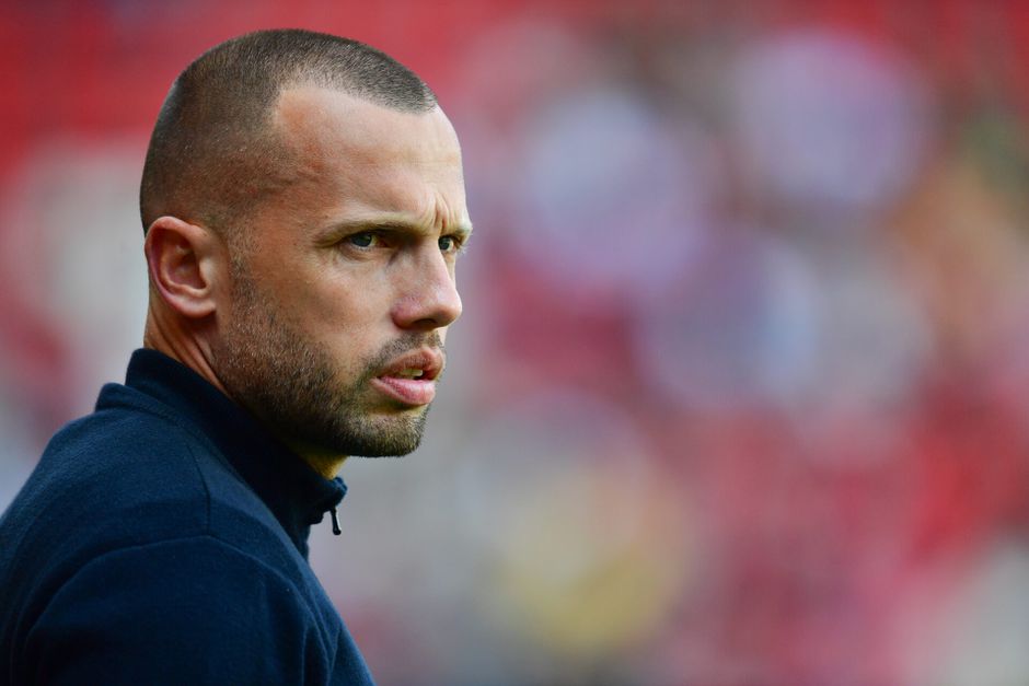 Ajax gaat niet verder met John Heitinga als hoofdtrainer
