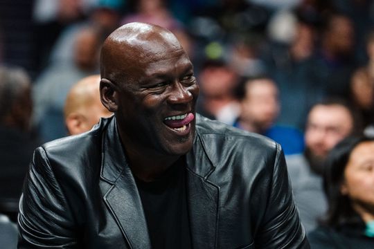 💰 | Michael Jordan verkoopt aandelen voor 2,7 miljard dollar: zo rijk is de NBA-legende