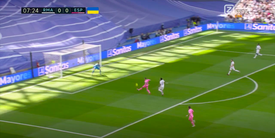 🎥 | Die zit! Joselu zet Real Madrid op achterstand met deze poeier in de kruising