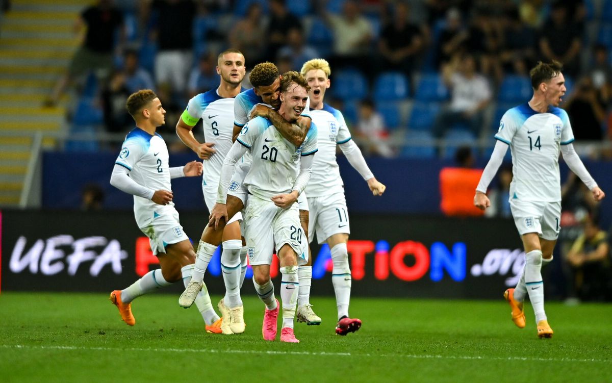 Engeland kroont zich tot Europees kampioen voetbal onder 21 na bizarre finale tegen Spanje