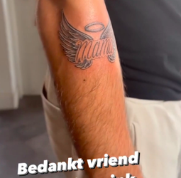 😢 | Rodney Sneijder eert overleden moeder met deze nieuwe tatoeage