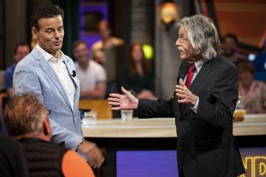 🎥​​ | Genee, Derksen en Van der Gijp gaan live in de Ziggo Dome praten over WK in Qatar