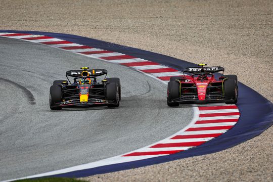 FIA deelt nog véél meer tijdstraffen uit: Carlos Sainz verliest P4, Esteban Ocon krijgt 30(!) seconden straf