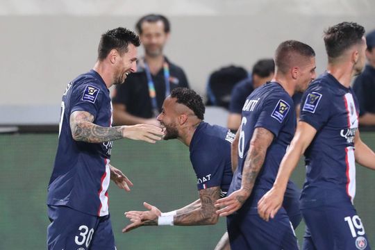 🎥 | PSG zonder Kylian Mbappé eenvoudig naar 11e Franse Supercup-winst