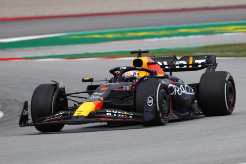 Helemaal niemand komt in de buurt van een superieure Verstappen, sterke race Mercedes