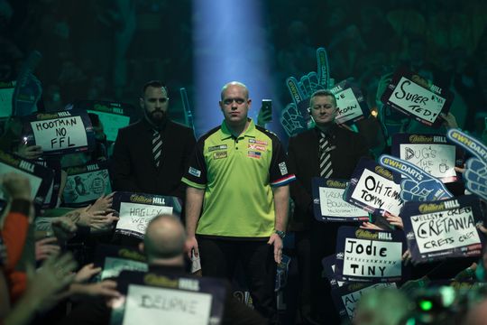 Het WK darts 2023 kom er aan: dit zijn de vorige winnaars van het WK darts