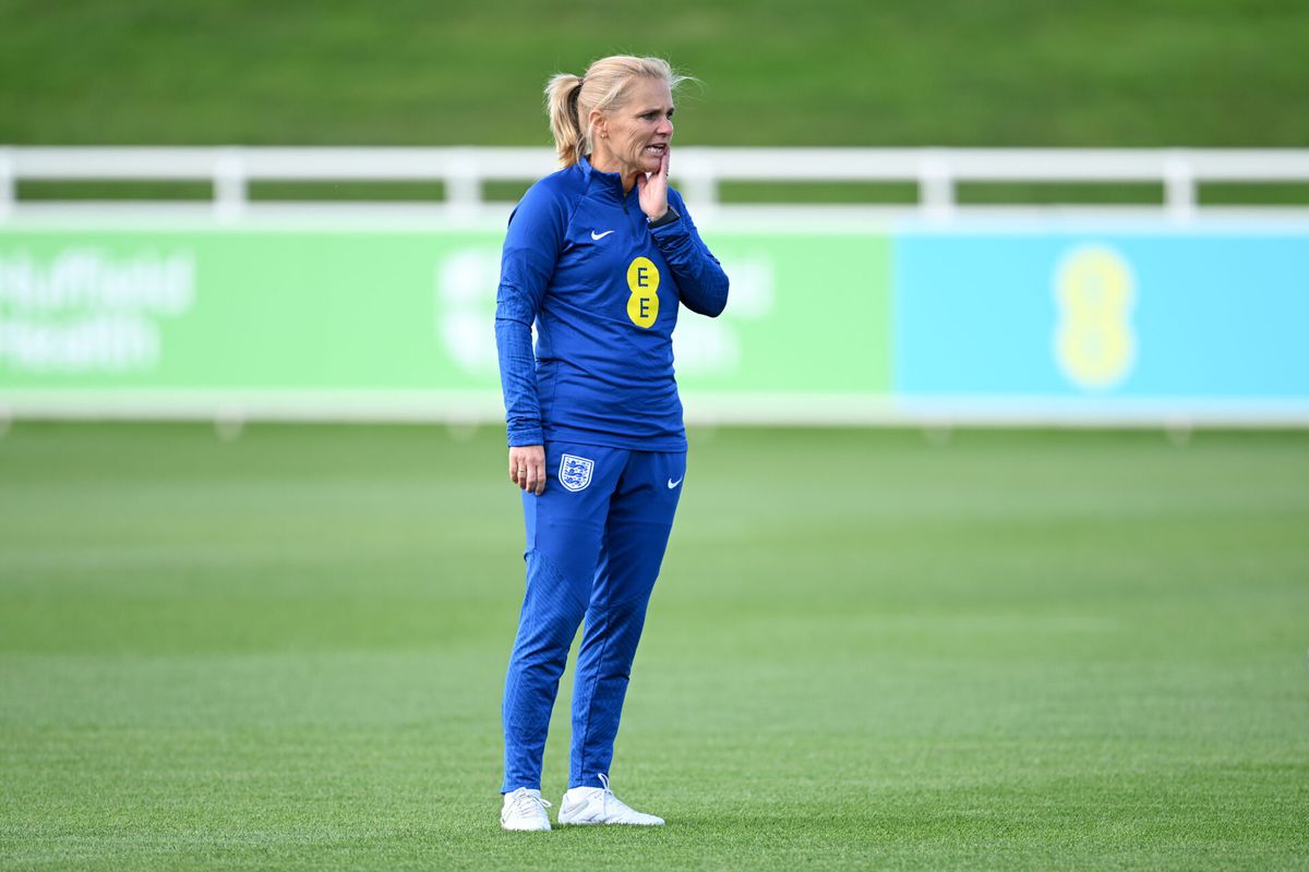 Sarina Wiegman blij dat Engelse voetbalsters eindelijk krijgen wat ze willen: 'Ziet er echt goed uit'