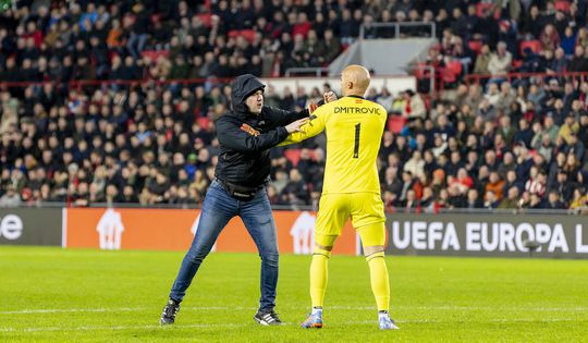 Sevilla-doelman Dmitrovic reageert: 'Als iemand me aanvalt, verdedig ik mezelf'
