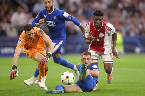 TV-gids: op deze zender kijk je Rangers vs. Ajax