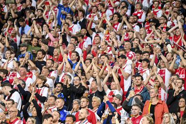 🍻​ Record! Nog nooit dronken Ajax-supporters zoveel bier dan tijdens de kampioenswedstrijd