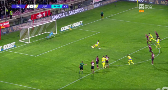 🎥 | Whoops... Paulo Dybala schiet zijn penalty naar de andere kant van Italië